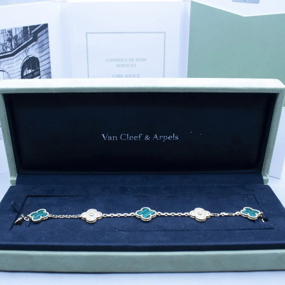 Van Cleef & Arpels Yellow Gold Alhambra Diamond and Malachite Bracelet VCARO7GQ0 - Picture 2 of 7